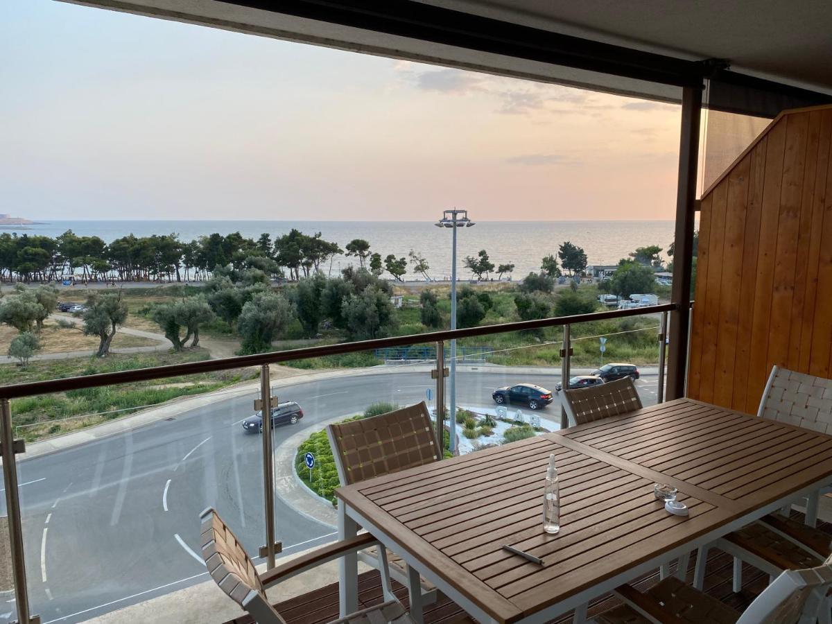 Bitcoin And Ethereum Deluxe Apartments Bar Exterior foto