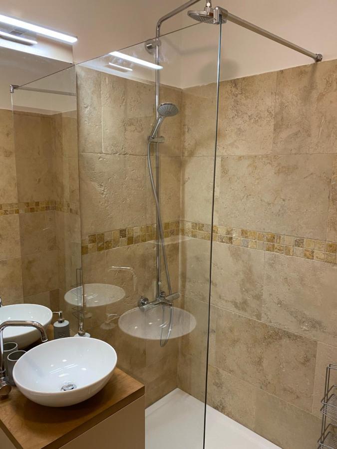 Bitcoin And Ethereum Deluxe Apartments Bar Exterior foto