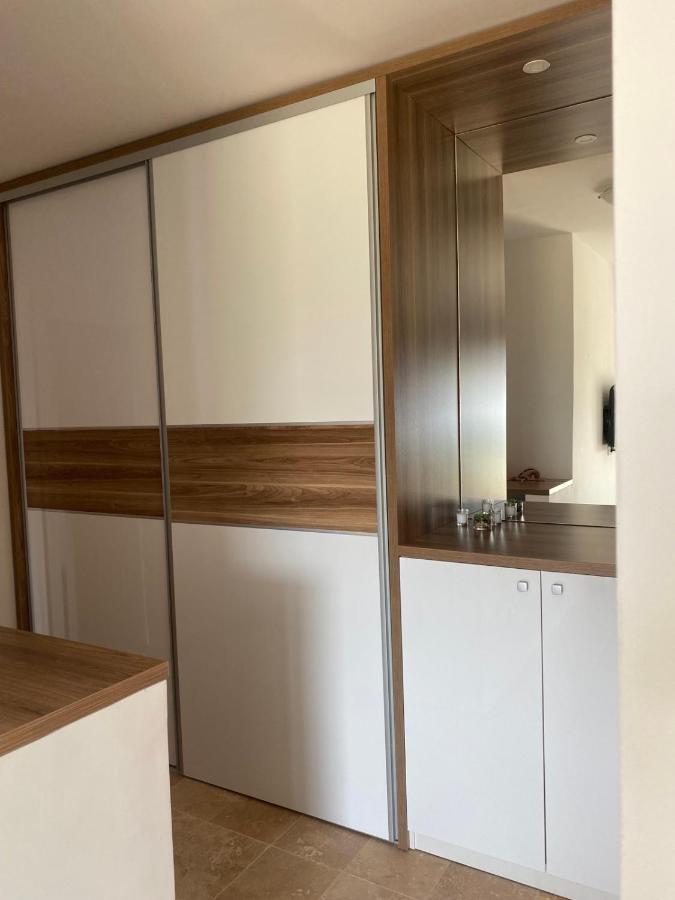Bitcoin And Ethereum Deluxe Apartments Bar Exterior foto