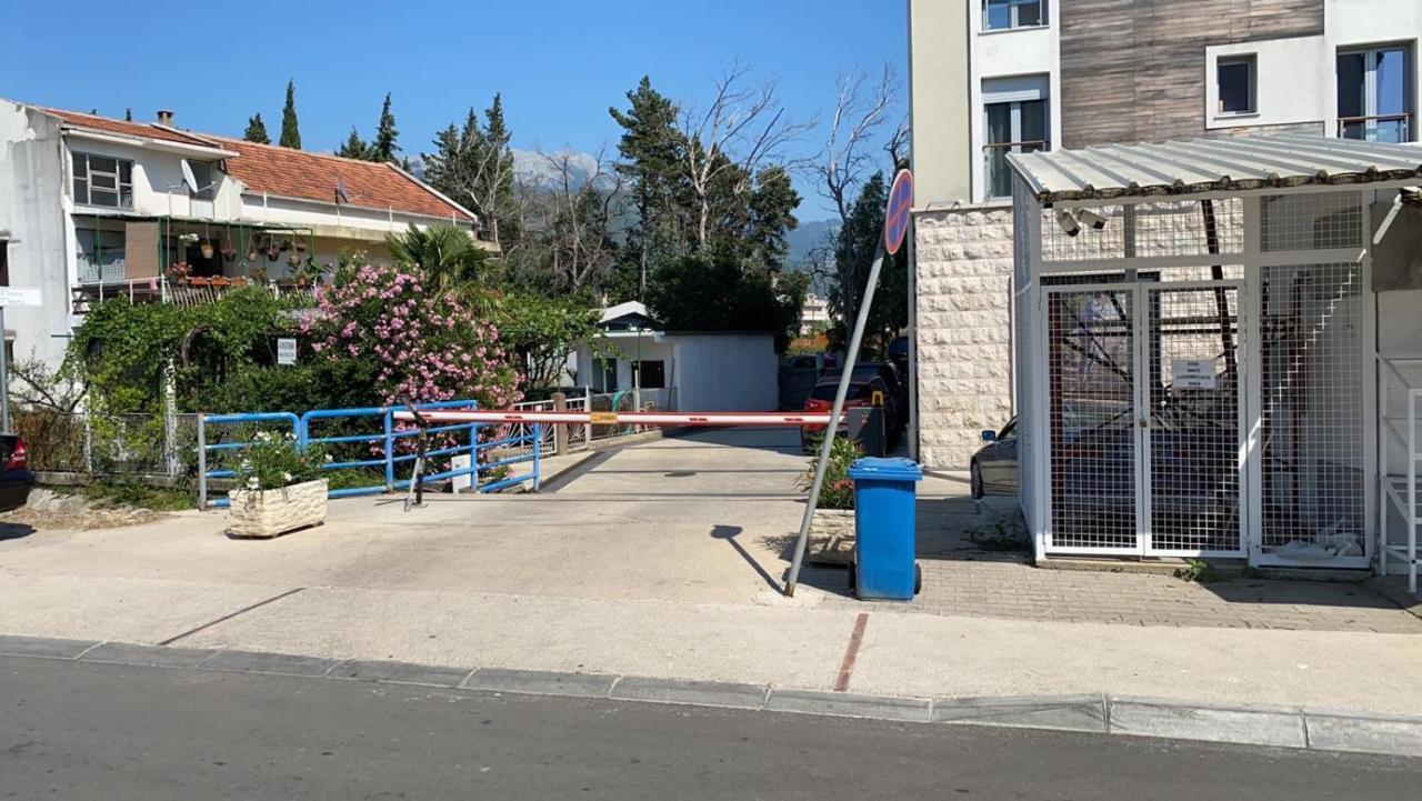 Bitcoin And Ethereum Deluxe Apartments Bar Exterior foto